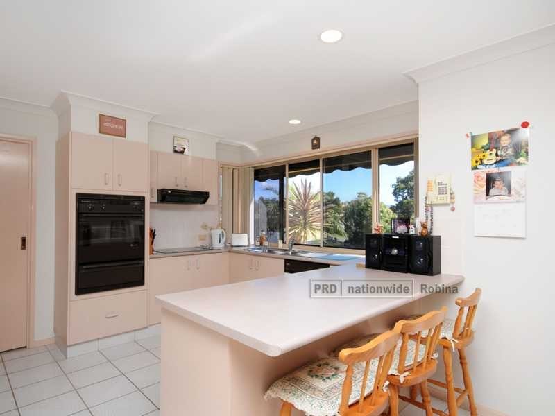 2 Waitara Place, Robina QLD 4226