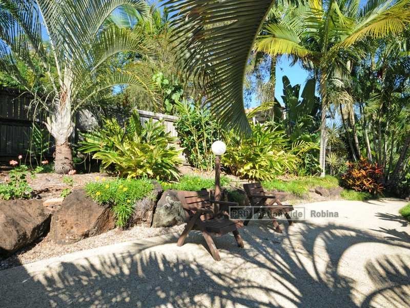 2 Waitara Place, Robina QLD 4226