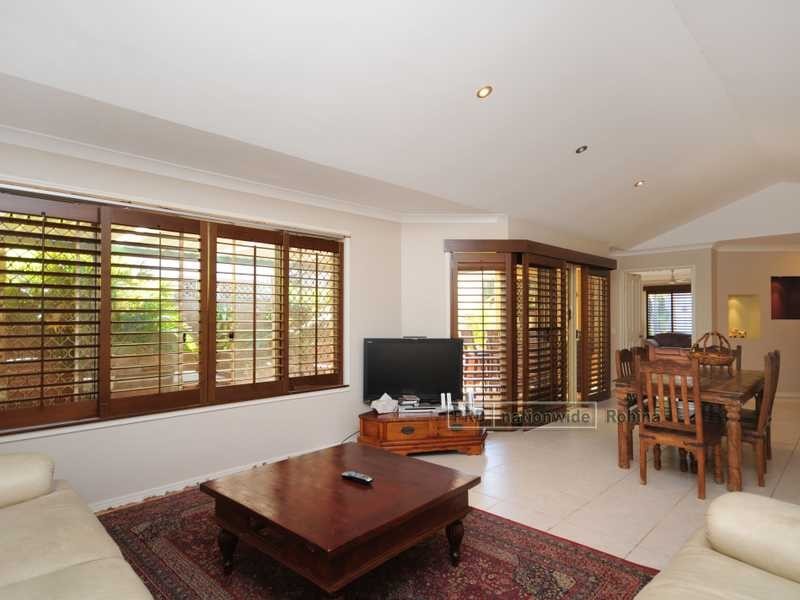 9 Massachusetts Court, Varsity Lakes QLD 4227