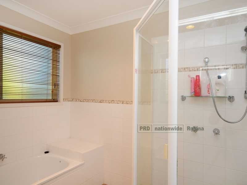 9 Massachusetts Court, Varsity Lakes QLD 4227