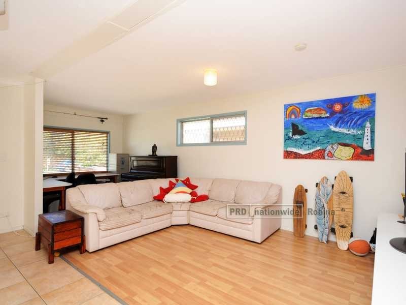 50 Nobby Parade, Miami QLD 4220