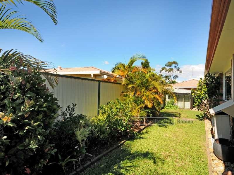 76 Ron Penhaligon Way, Robina QLD 4226