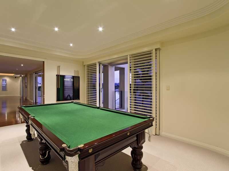 10 Istana View, Clear Island Waters QLD 4226