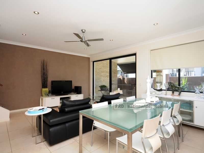 Unit 3/21 Castello Circuit, Varsity Lakes QLD 4227