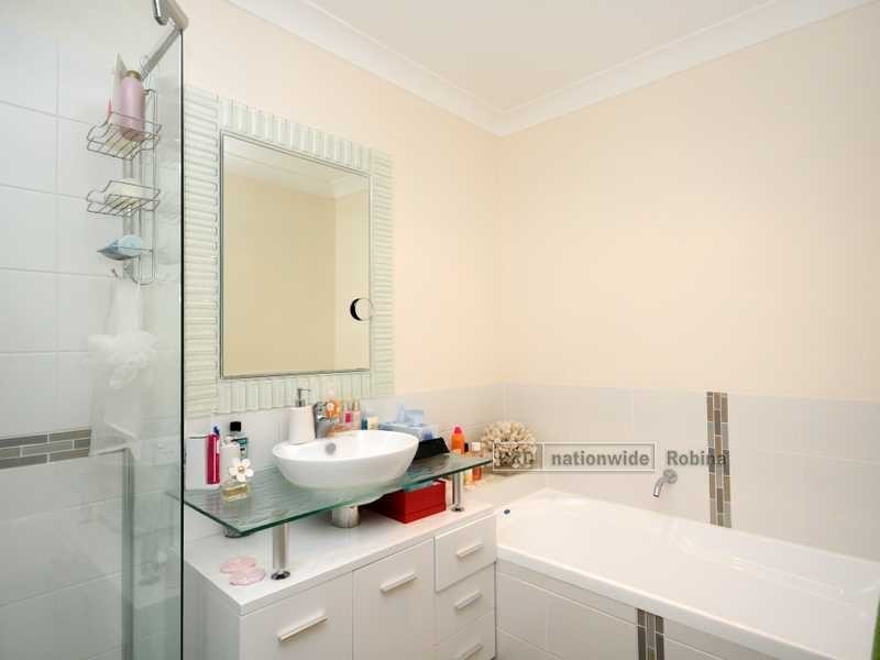 Unit 3/21 Castello Circuit, Varsity Lakes QLD 4227