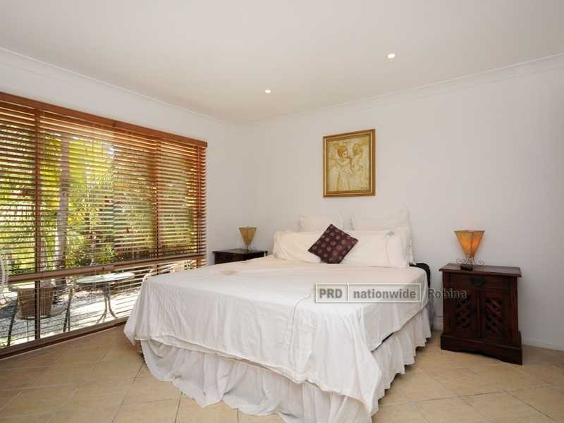 1 Basswood Court, Bonogin QLD 4213