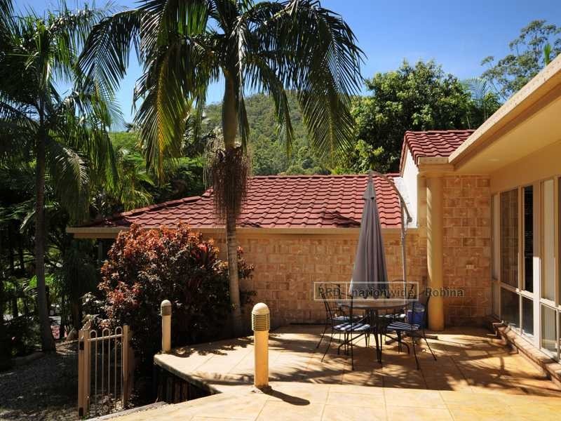 1 Basswood Court, Bonogin QLD 4213