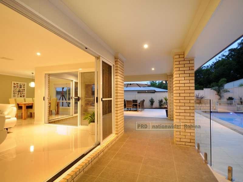 8 Rustyplum Court, Reedy Creek QLD 4227