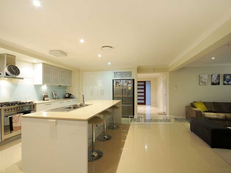 8 Rustyplum Court, Reedy Creek QLD 4227