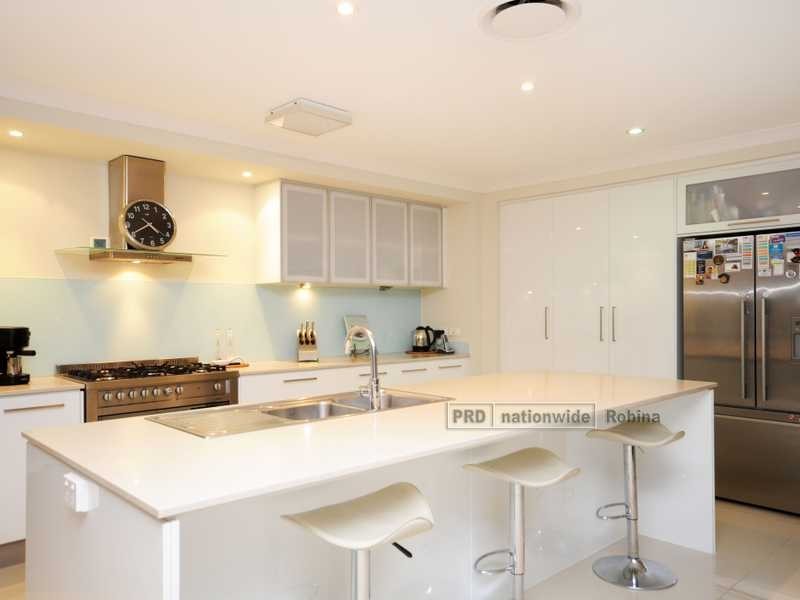 8 Rustyplum Court, Reedy Creek QLD 4227