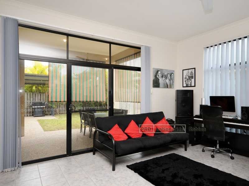 21 Tourangeau Crescent, Varsity Lakes QLD 4227