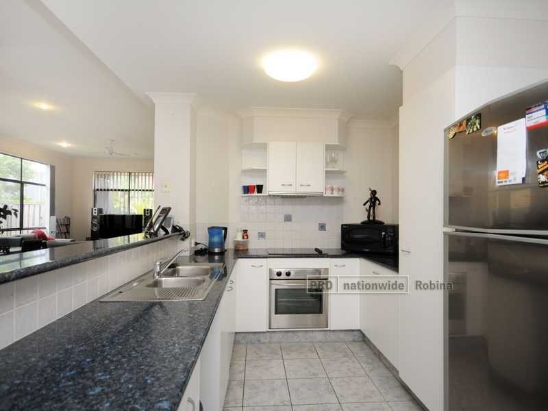 21 Tourangeau Crescent, Varsity Lakes QLD 4227