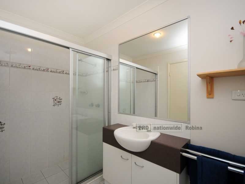 21 Tourangeau Crescent, Varsity Lakes QLD 4227