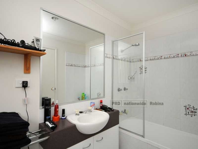 21 Tourangeau Crescent, Varsity Lakes QLD 4227