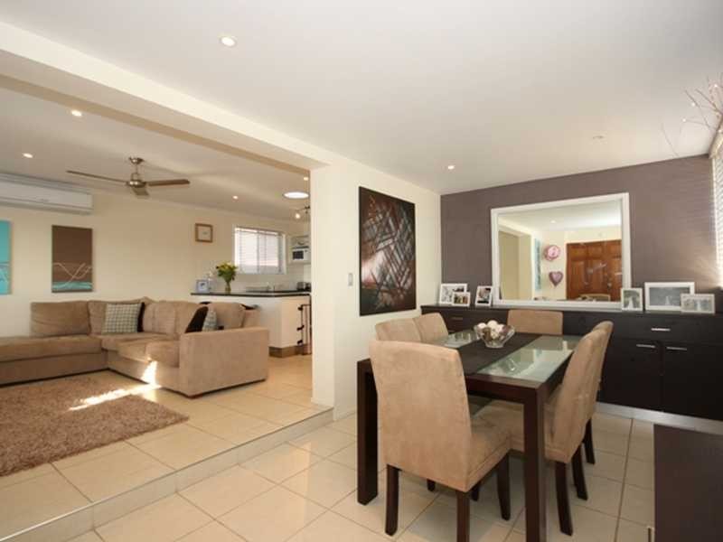 26 Dawn Parade, Miami QLD 4220