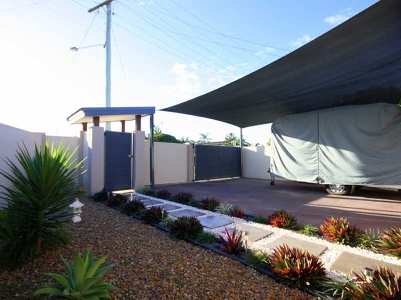 26 Dawn Parade, Miami QLD 4220