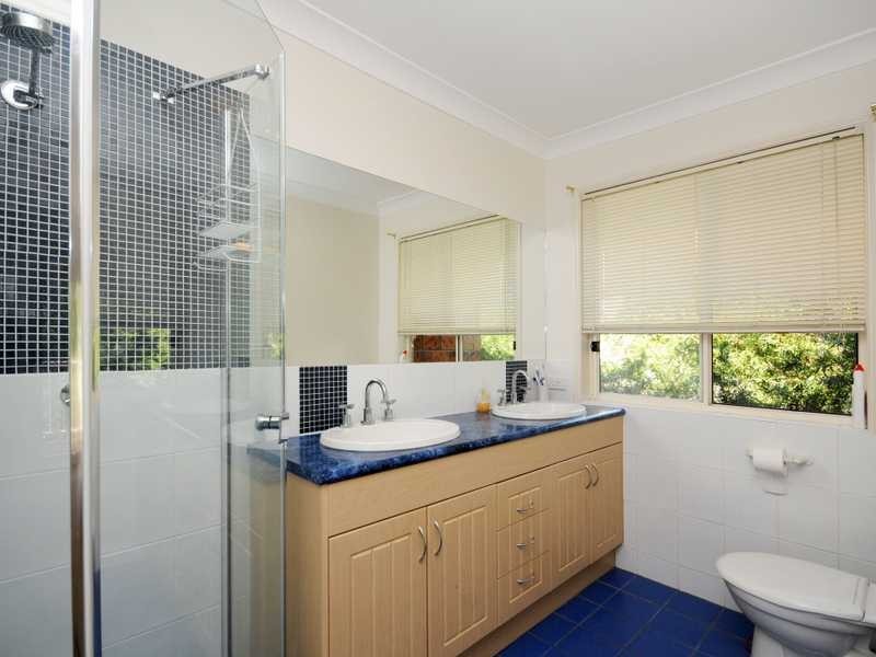 7 Castaway Court, Robina QLD 4226