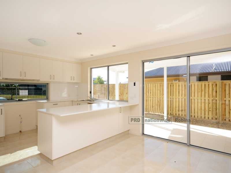 18 Golden Grove Boulevarde, Reedy Creek QLD 4227
