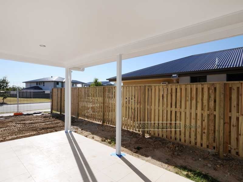 18 Golden Grove Boulevarde, Reedy Creek QLD 4227