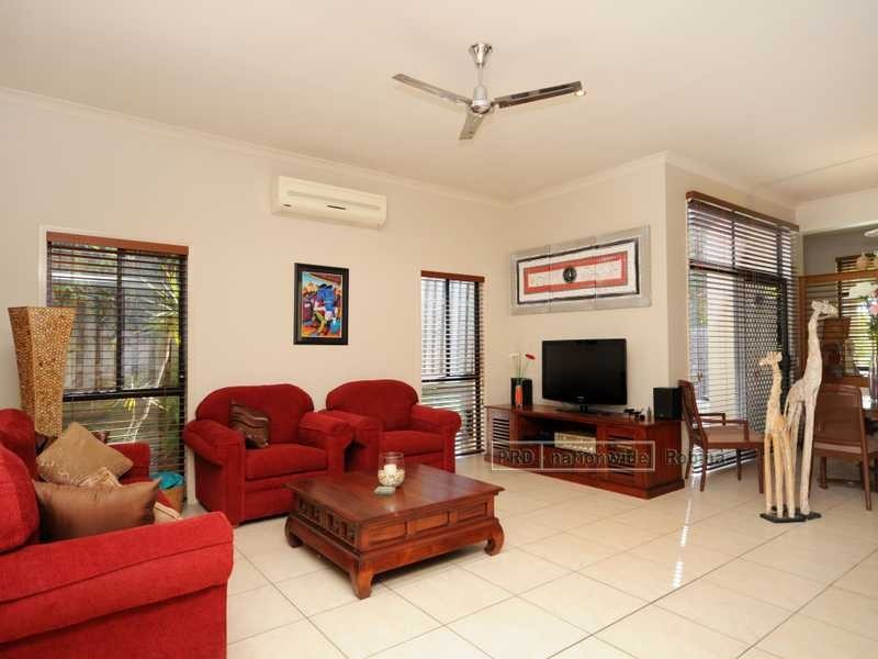 6 Duxton Drive, Varsity Lakes QLD 4227