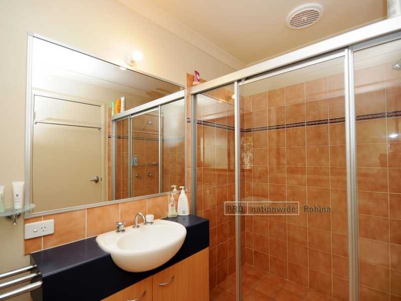 6 Duxton Drive, Varsity Lakes QLD 4227