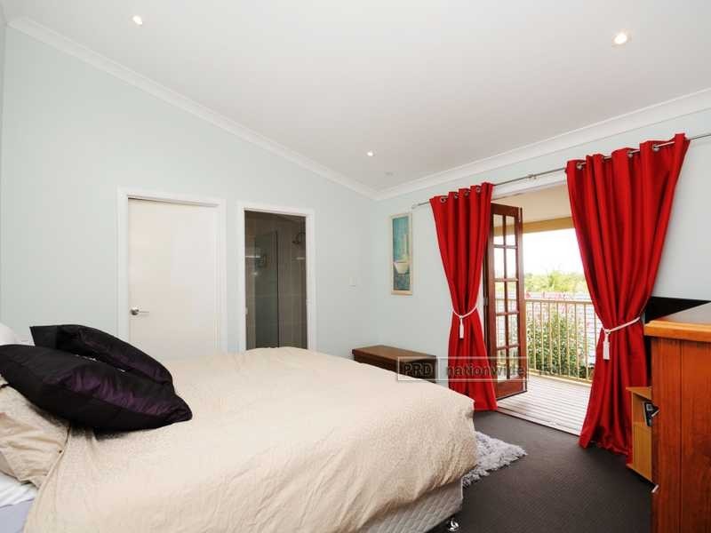 9 Valerie Street, Ashmore QLD 4214