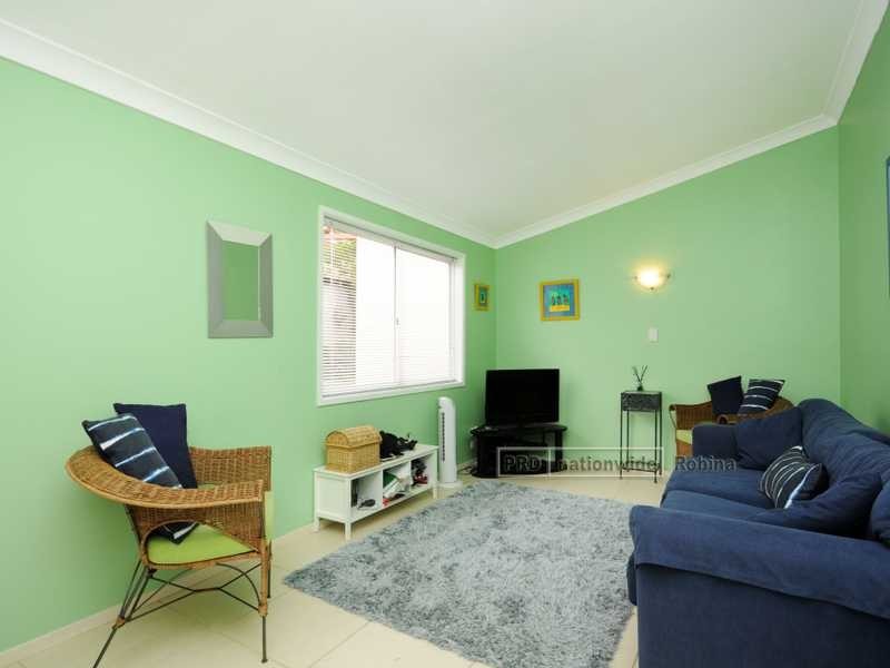 9 Valerie Street, Ashmore QLD 4214