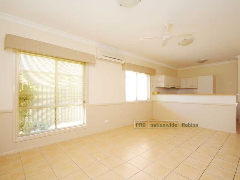 4 Waimea Drive, Varsity Lakes QLD 4227