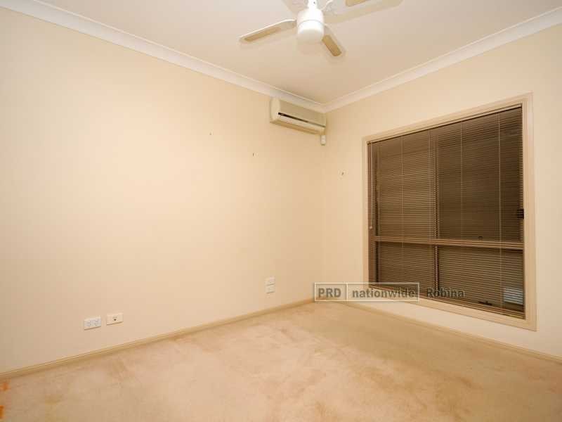 4 Waimea Drive, Varsity Lakes QLD 4227