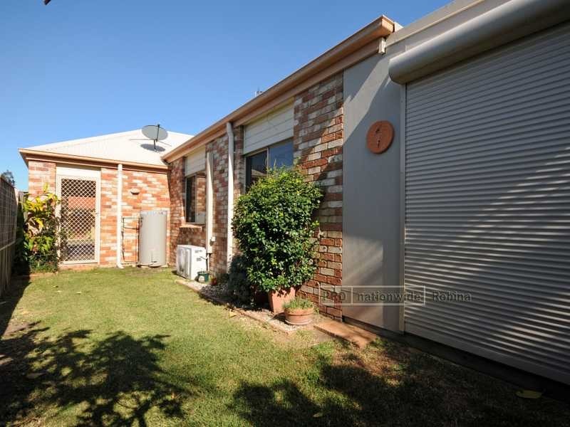 4 Waimea Drive, Varsity Lakes QLD 4227