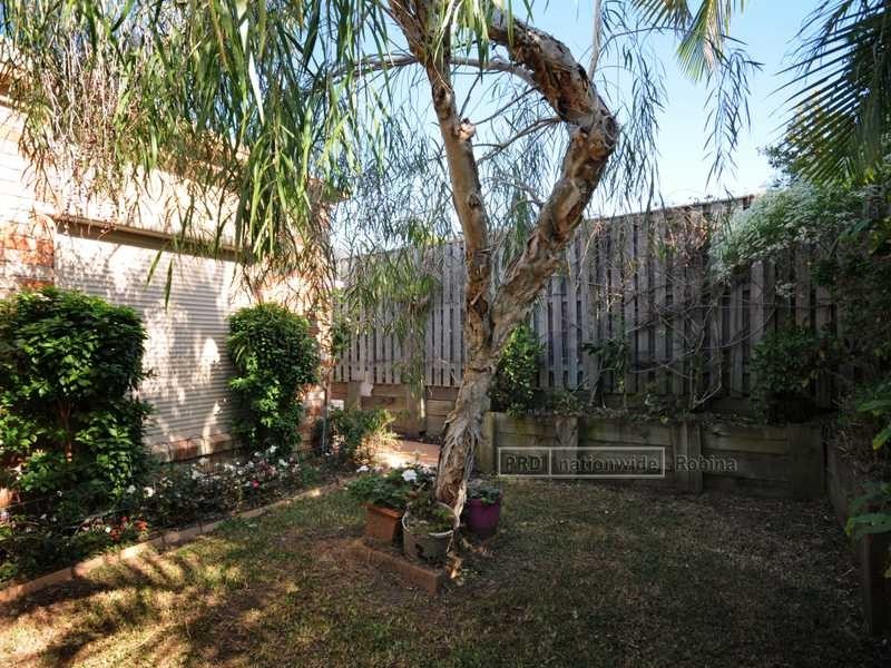 4 Waimea Drive, Varsity Lakes QLD 4227