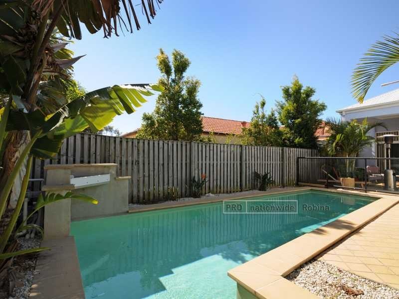 1 Rafael Place, Varsity Lakes QLD 4227