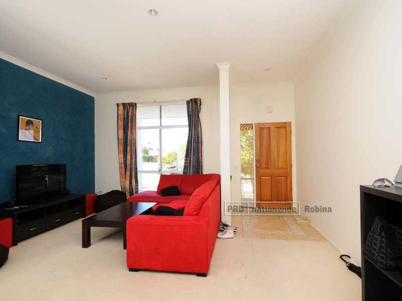 1 Rafael Place, Varsity Lakes QLD 4227