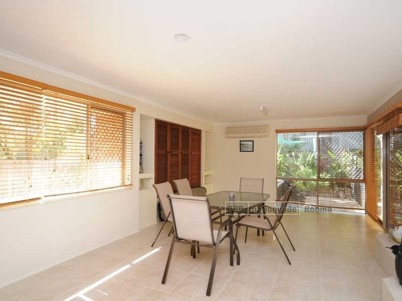 10 Wayville Place, Robina QLD 4226