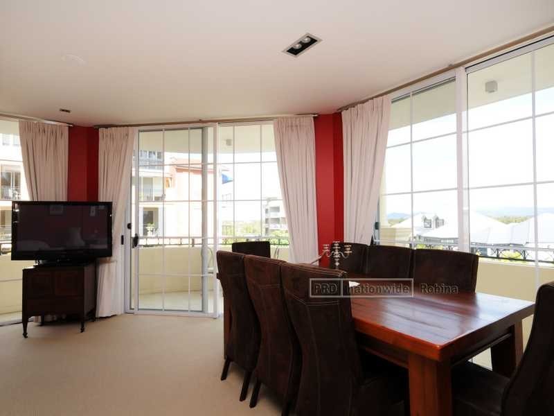 Unit 1021/3029 The Boulevarde, Carrara QLD 4211