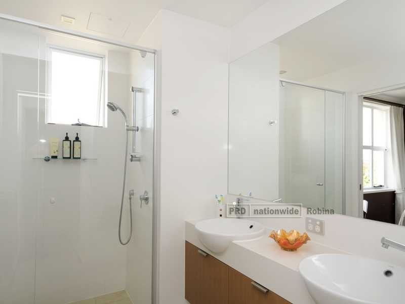 Unit 1021/3029 The Boulevarde, Carrara QLD 4211