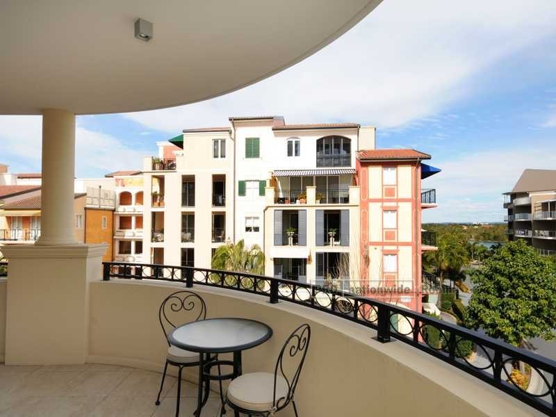 Unit 1021/3029 The Boulevarde, Carrara QLD 4211
