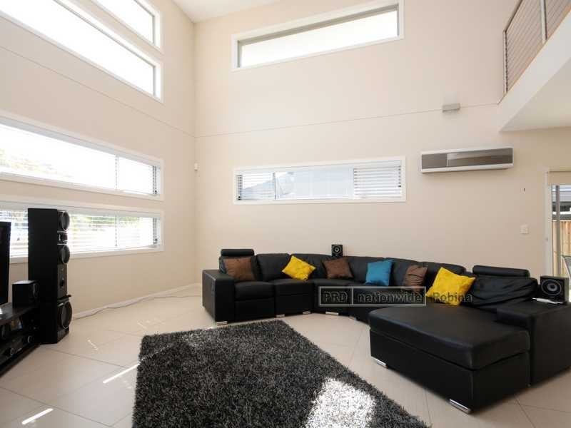 51 Azzurra Drive, Varsity Lakes QLD 4227