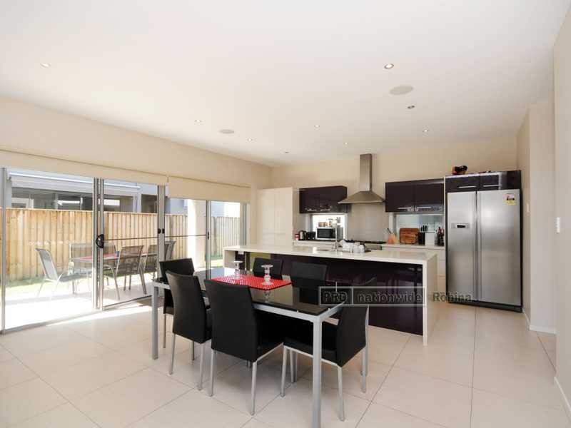 51 Azzurra Drive, Varsity Lakes QLD 4227