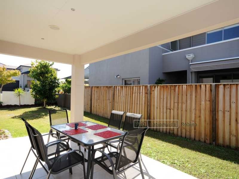 51 Azzurra Drive, Varsity Lakes QLD 4227