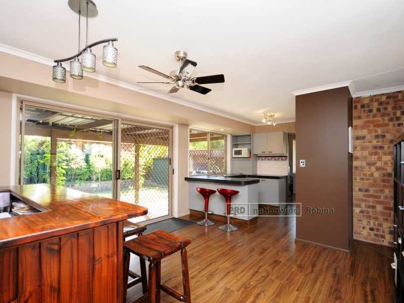 18 Goodman Close, Highland Park QLD 4211