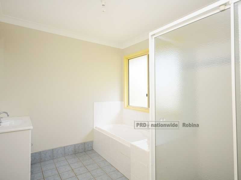 71 Waters Rd, Bonogin QLD 4213