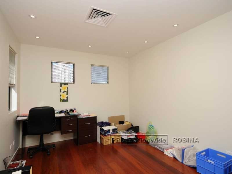 Unit 2/1890 Gold Coast Highway, Burleigh Heads QLD 4220