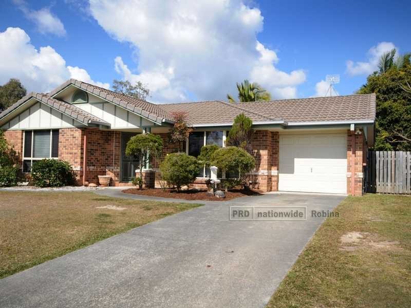 17 Queen Charlotte Court, Mudgeeraba QLD 4213