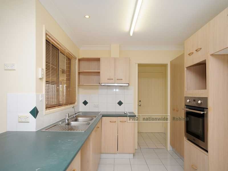 17 Queen Charlotte Court, Mudgeeraba QLD 4213