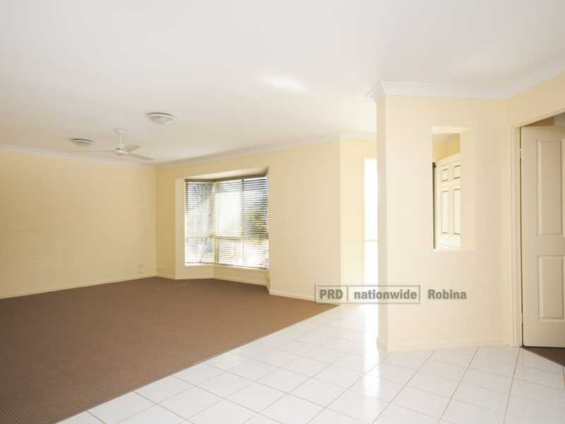 17 Queen Charlotte Court, Mudgeeraba QLD 4213