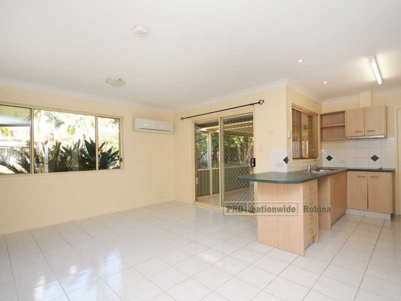 17 Queen Charlotte Court, Mudgeeraba QLD 4213