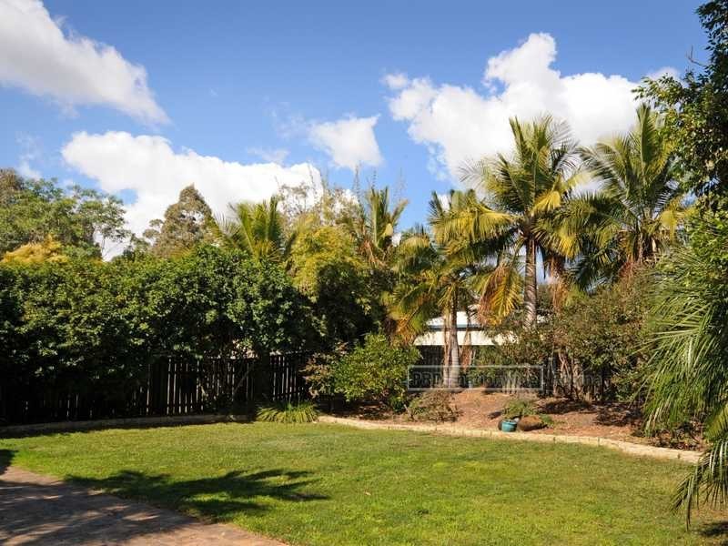 17 Queen Charlotte Court, Mudgeeraba QLD 4213