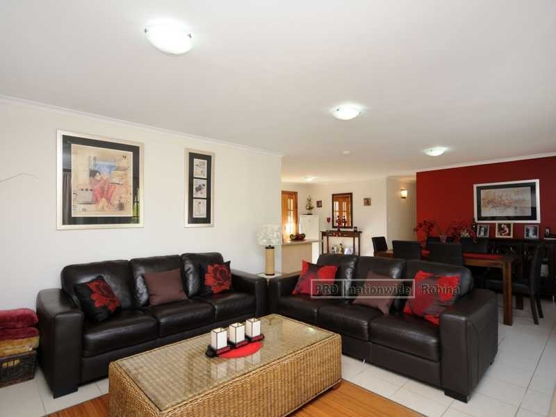 12 Windsor Place, Ashmore QLD 4214