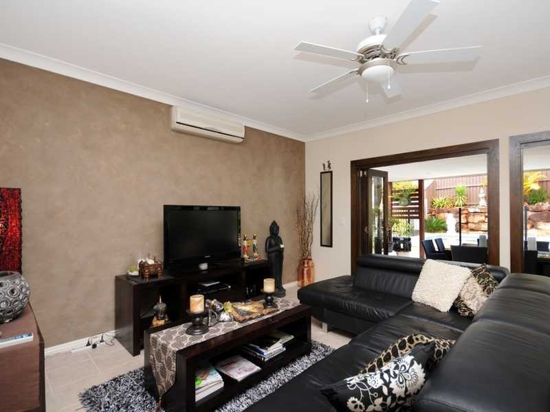 51 Lantau Crescent, Varsity Lakes QLD 4227